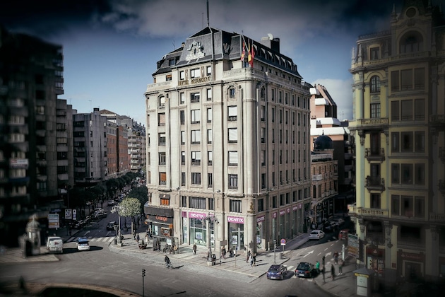 Gallery - Occidental León Alfonso V