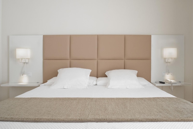 Gallery - Hotel Pirineos Figueres by Pierre & Vacances