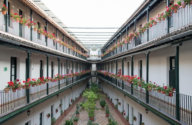 Gallery - Corral De Los Chícharos
