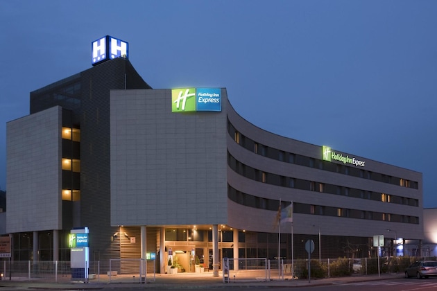 Gallery - Holiday Inn Express Barcelona - Molins De Rei, An Ihg Hotel