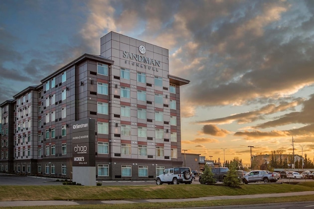Gallery - Sandman Signature Calgary Airport Hotel