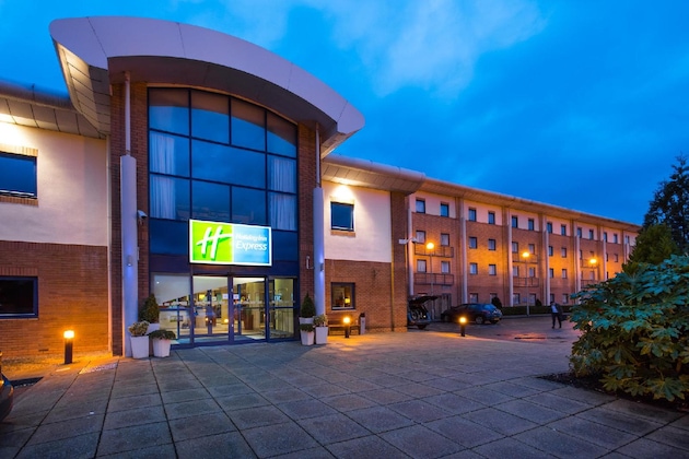 Gallery - Holiday Inn Express Newport By Ihg