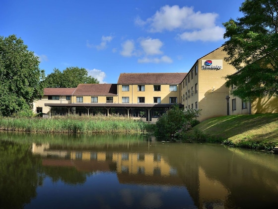 Gallery - Travelodge Bath Waterside