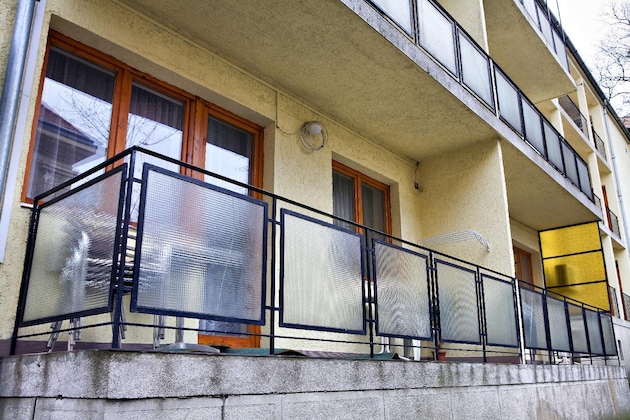 Gallery - Gold Apartments