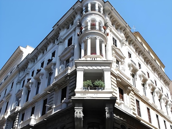 Gallery - Hotel Le Petit