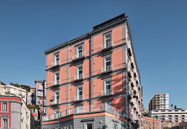 Gallery - De Bonart Naples, Curio Collection By Hilton