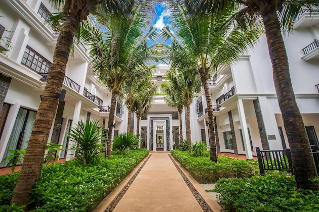 Gallery - Lotus Blanc Hotel