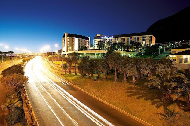 Gallery - Garden Court Nelson Mandela Boulevard
