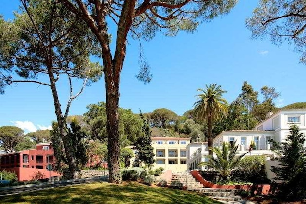 Gallery - Le Château Des Artistes