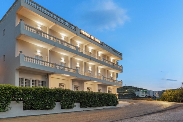 Gallery - Paradise Art Hotel By Mr And Mrs White