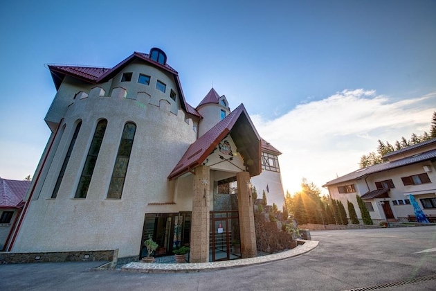 Gallery - House Of Dracula Hotel