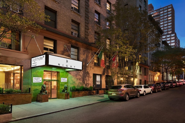 Gallery - Night Hotel Broadway