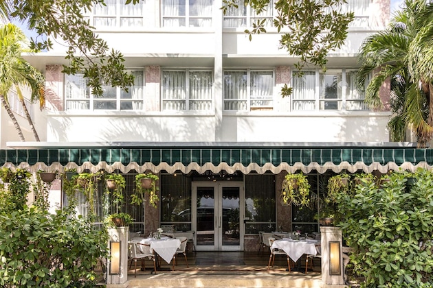 Gallery - Crest Hotel Suites