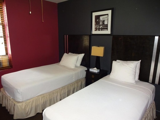Gallery - Broadway Hotel&Hostel-Private And Shared Bath
