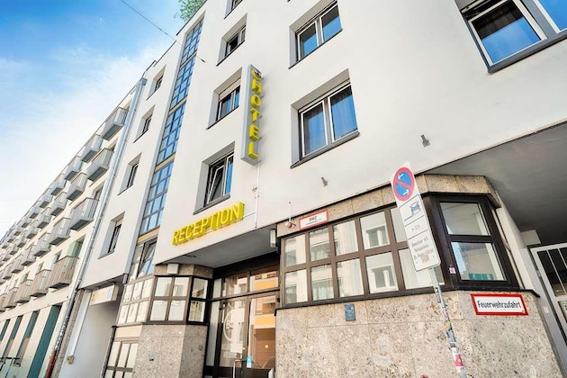 Gallery - B&B Hotel München-Hbf
