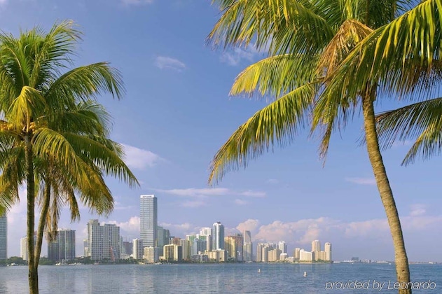 Gallery - Doubletree By Hilton Grand Hotel Biscayne Bay