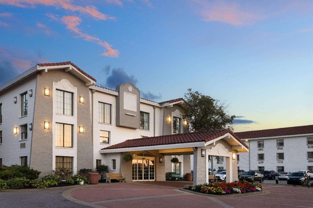 Gallery - La Quinta Inn Pittsburgh Airport
