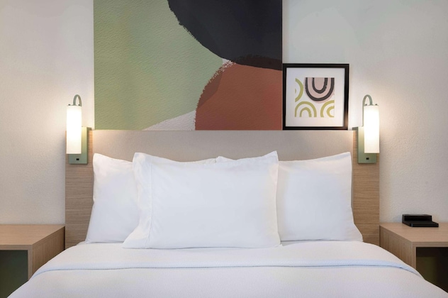 Gallery - Spark By Hilton Savannah Midtown