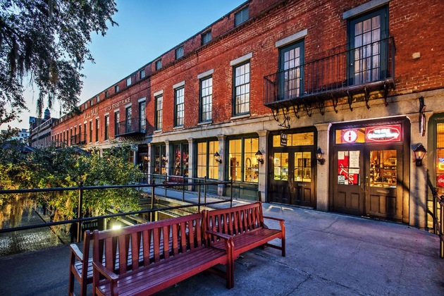 Gallery - River Street Inn