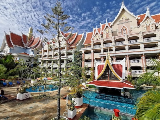 Gallery - Ayodhaya Palace Beach Resort Krabi