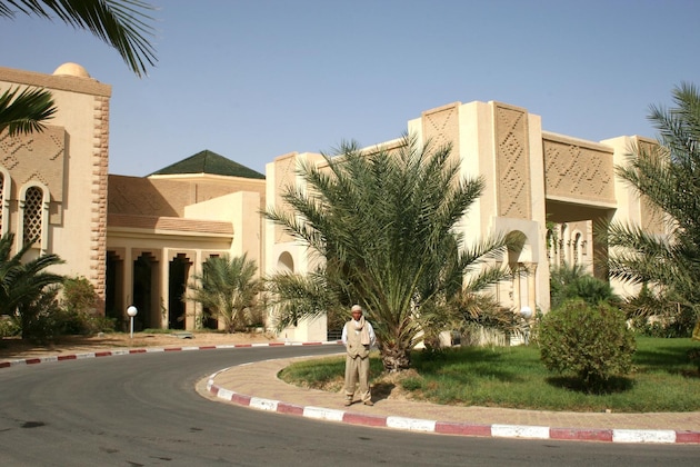 Gallery - El Mouradi Douz