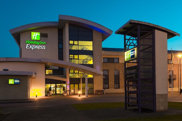 Gallery - Holiday Inn Express Northampton - South By Ihg