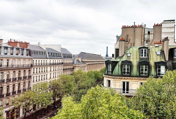 Gallery - Cluny Square