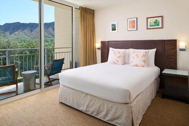 Gallery - Kaimana Beach Hotel