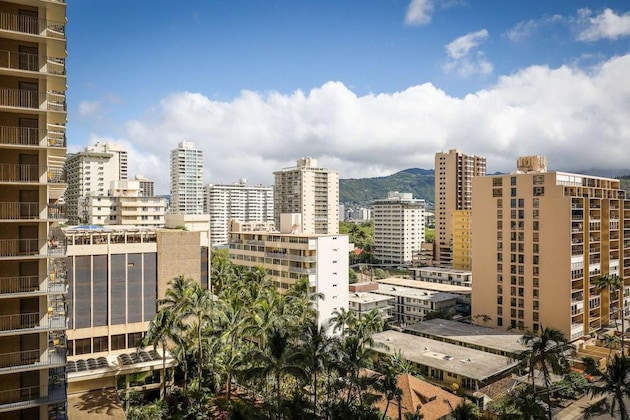 Gallery - Aston At The Waikiki Banyan