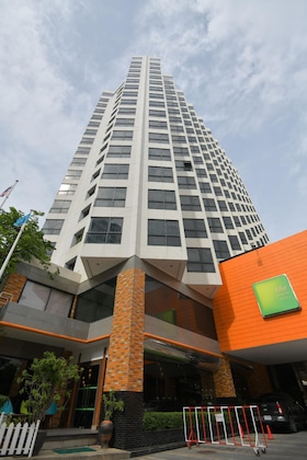 Gallery - The Seasons Pattaya