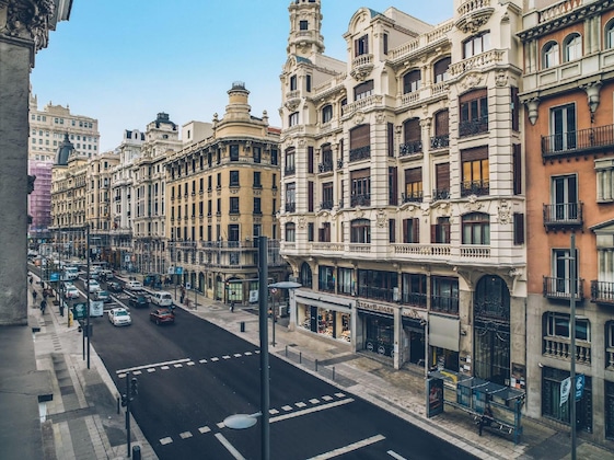 Gallery - Las Letras Gran Via