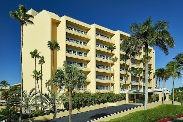 Gallery - Edgewater Beach Hotel