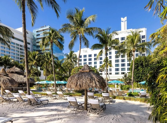 Gallery - The Palms Hotel & Spa