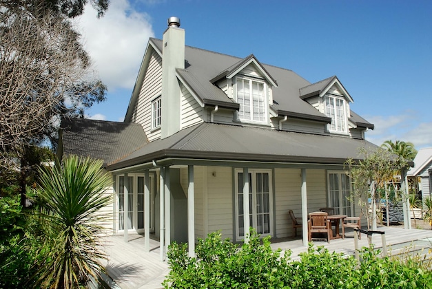 Gallery - Russell Cottages