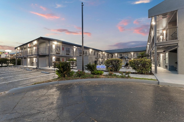 Gallery - Deluxe Inn San Antonio Near Lackland AFB