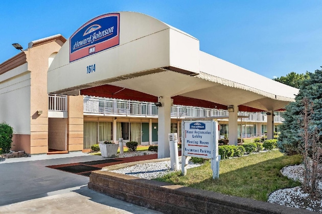 Gallery - Howard Johnson By Wyndham Albany