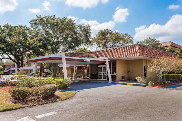 Gallery - Baymont By Wyndham Sarasota