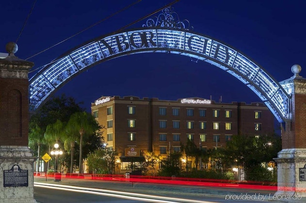 Gallery - Hampton Inn & Suites Tampa Ybor City Downtown