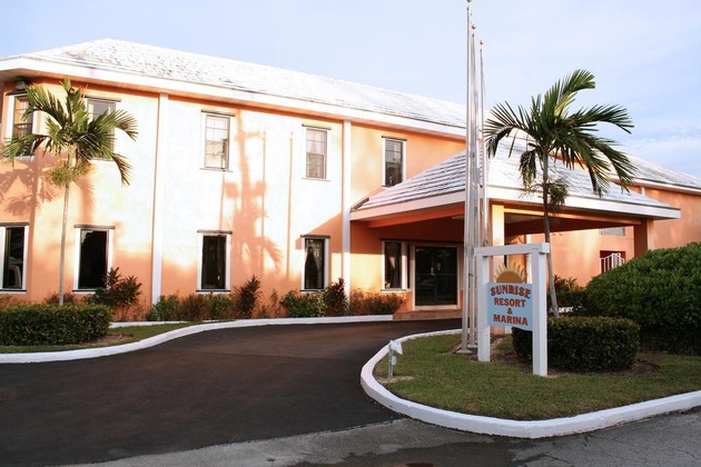 Gallery - Running Mon Sunrise Resort And Marina