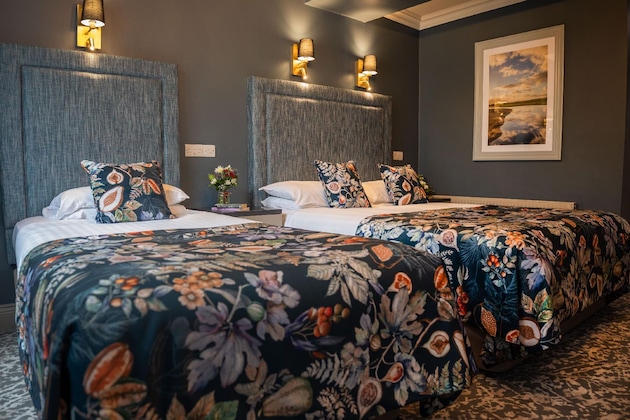 Gallery - Falls Hotel & Spa