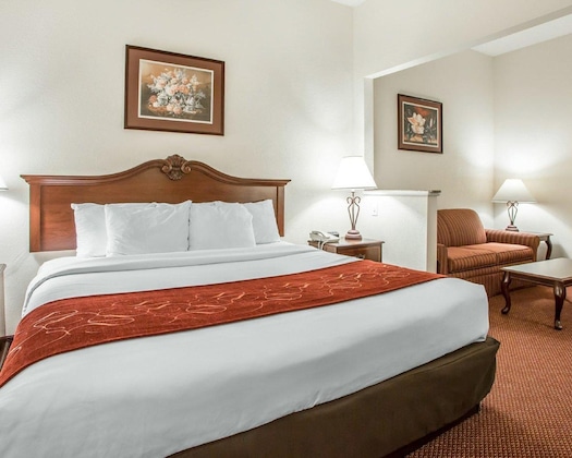 Gallery - Comfort Suites Jefferson City
