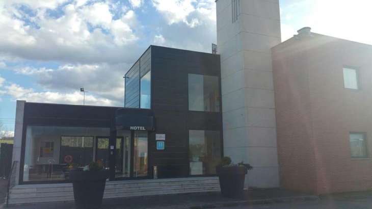Gallery - Hotel Puerta De Santillana