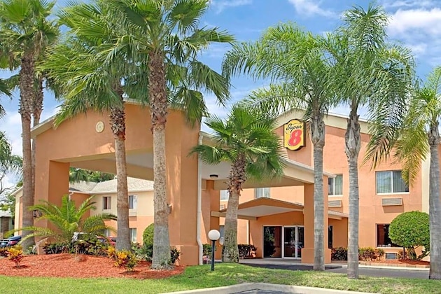 Gallery - Super 8 By Wyndham Daytona Beach