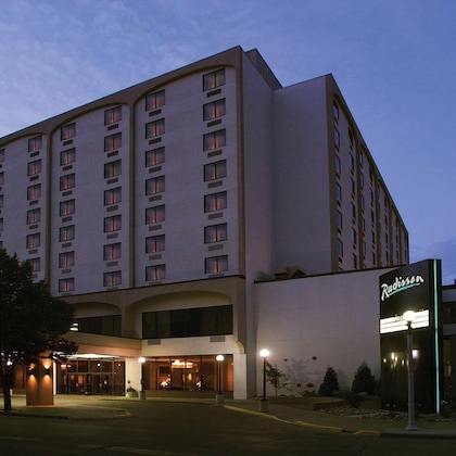 Gallery - Radisson Hotel Bismarck