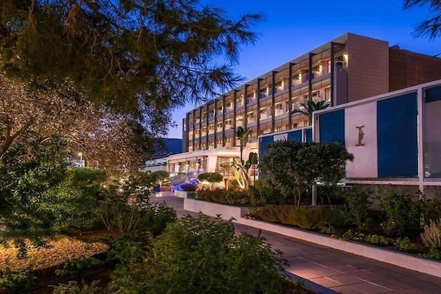 Gallery - I Resort Beach Hotel & Spa