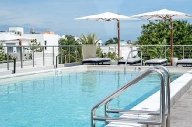 Gallery - Nassau Suite South Beach - An All Suites Hotel