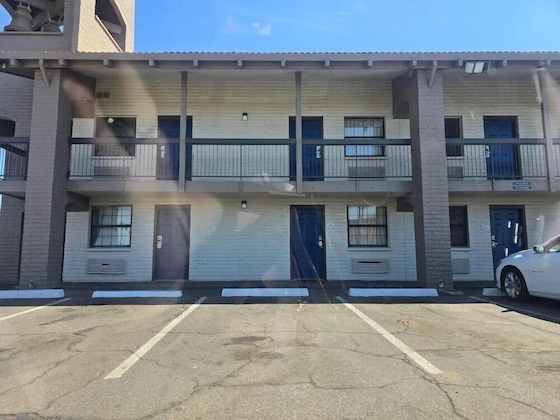 Gallery - Motel 6 Phoenix - Midtown