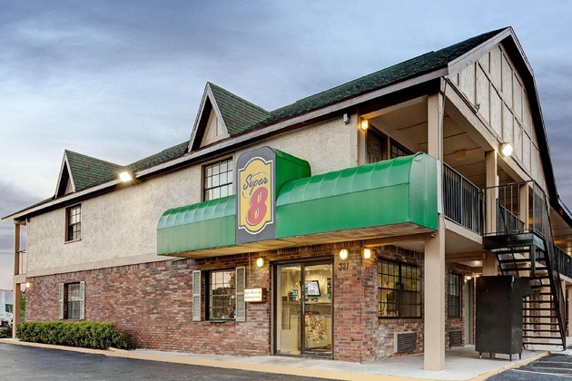Gallery - Super 8 By Wyndham Tampa Usf Busch Gardens Downtwn