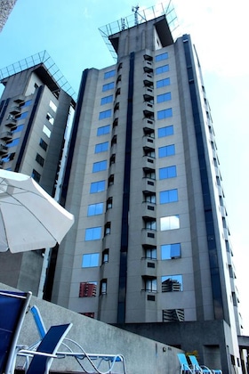 Gallery - Twin Towers Flat