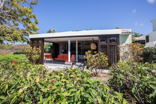 Gallery - Blue Bay Bungalows - The Garden